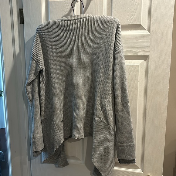 Super rare Lululemon cardigan with faux layered cardigan - Picture 3 of 4